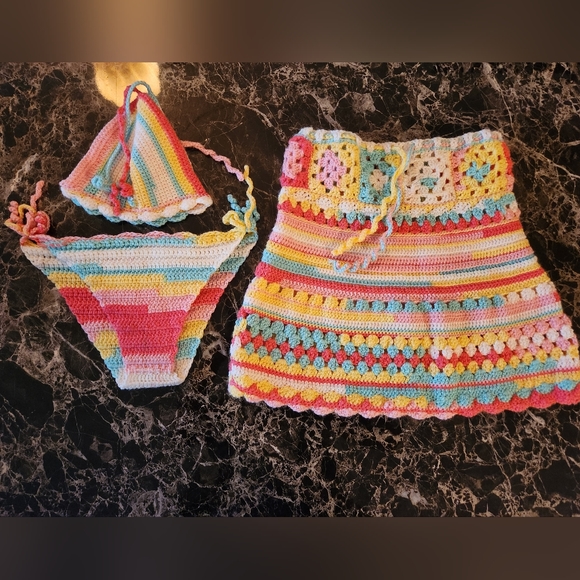Crochet Bikini & Cover-up - Picture 4 of 4